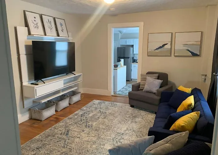 Cozy Cambridge Apt